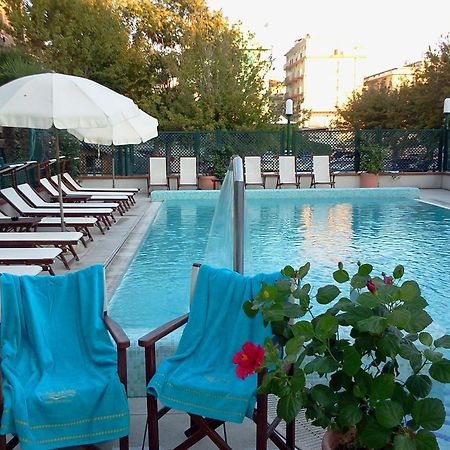 רימיני Hotel Gaby מראה חיצוני תמונה