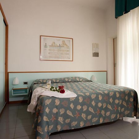 רימיני Hotel Gaby מראה חיצוני תמונה