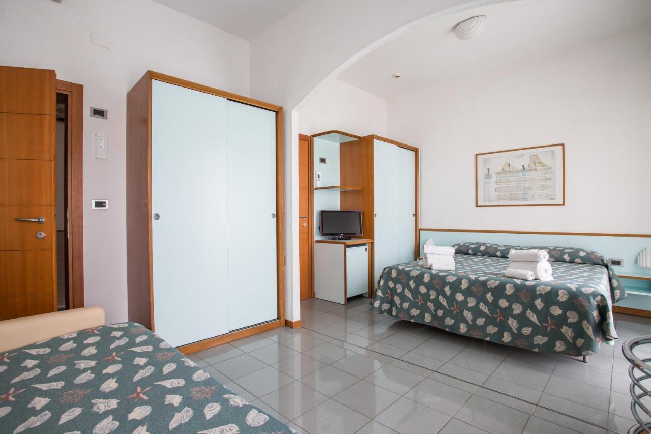 רימיני Hotel Gaby מראה חיצוני תמונה
